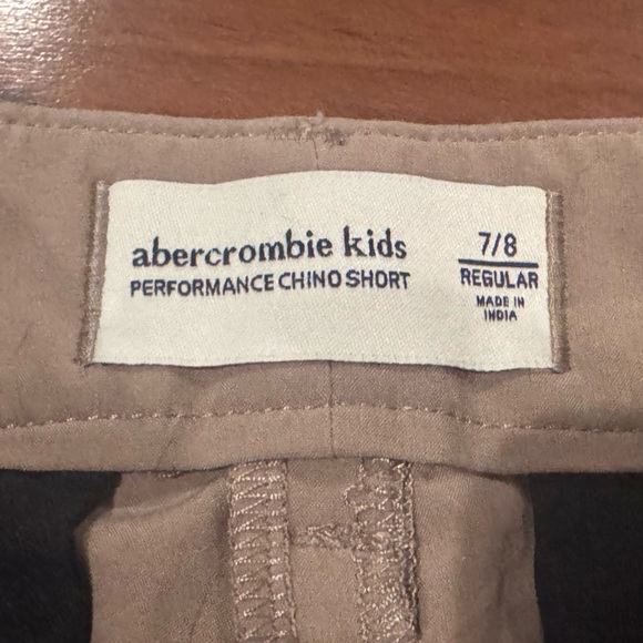 Abercrombie Kids Shorts Bundle
Size 7/8
Black Grey Tan Vineyard Vines Nike - Picture 7 of 7
